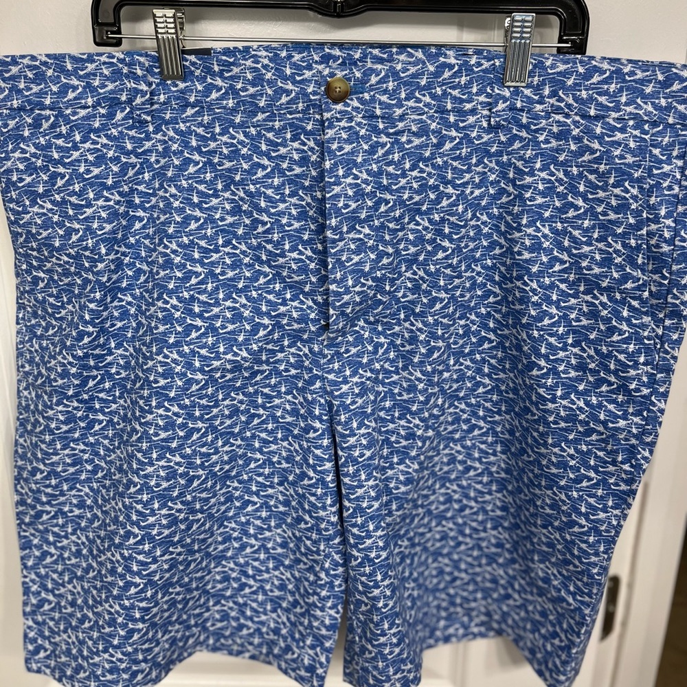 Vineyard vines size 40 Shorts NWT